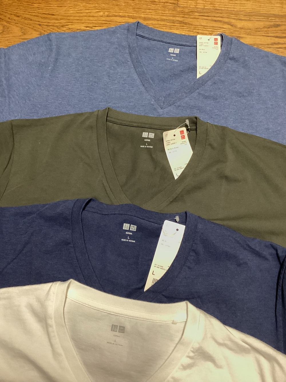 Uniqlo Classic 100% cotton V neck short sleeve tee bundle size Large - Picture 4 of 7